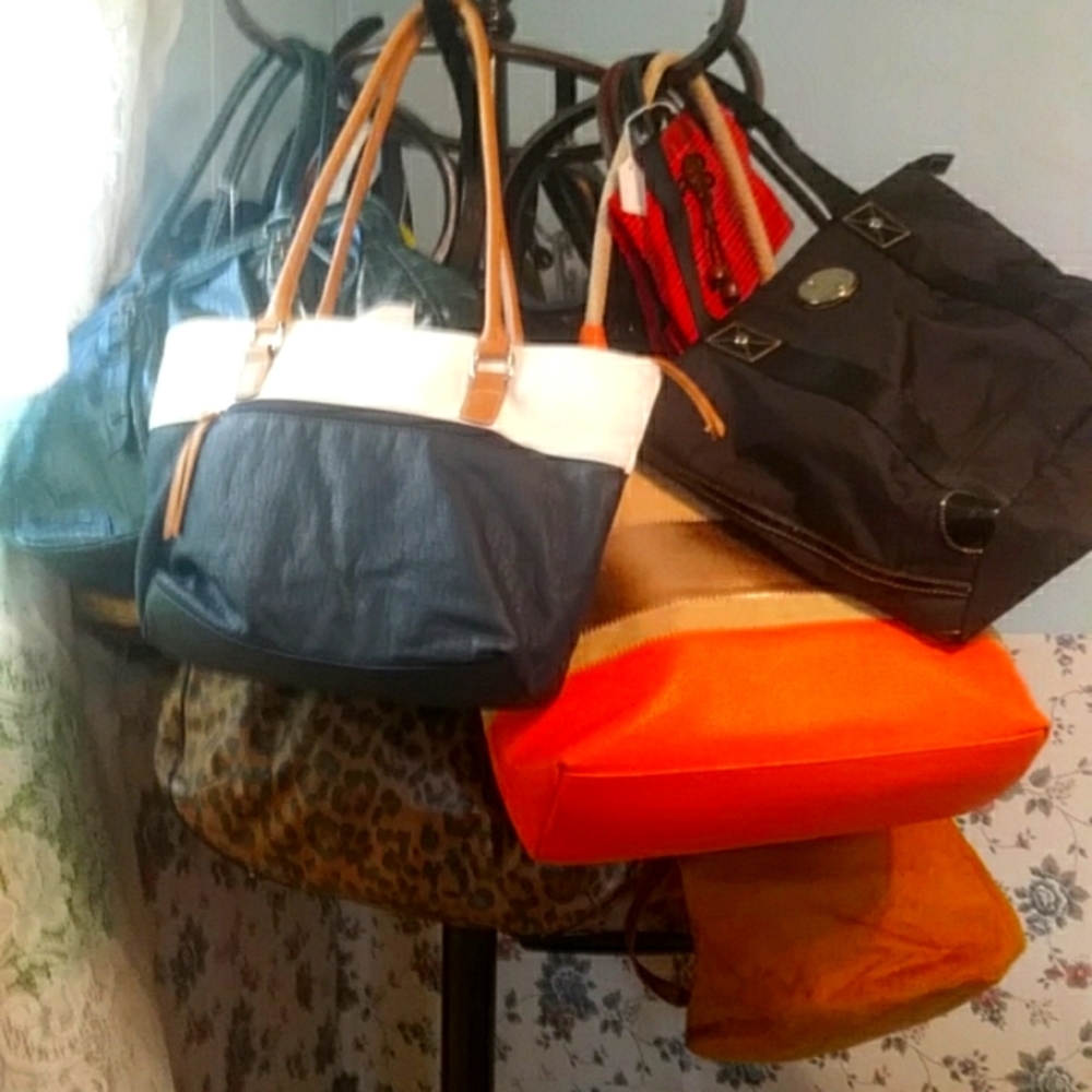 50 purses - Picture 5 of 13